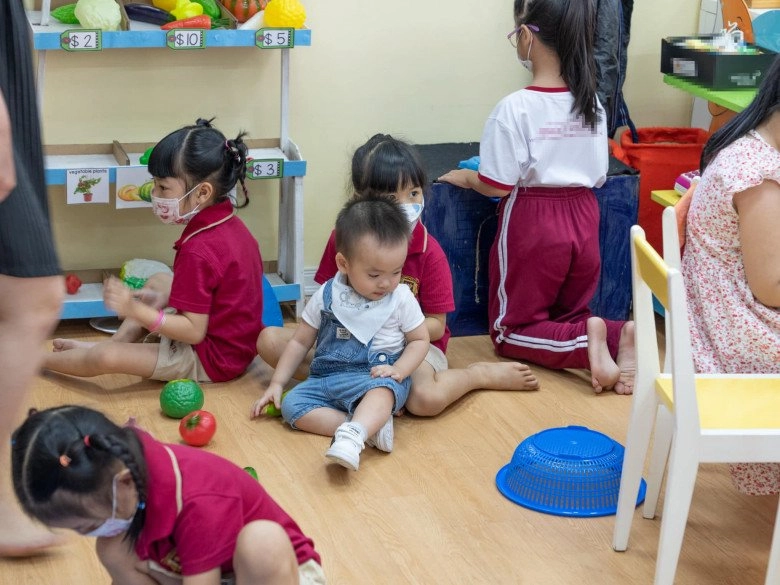 U42 có cặp sinh đôi siêu yêu dương khắc linh chi học phí mẫu giáo lên đến nửa tỷ đồngnăm - 4