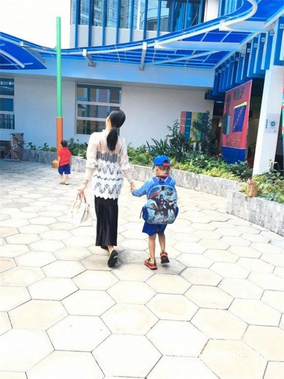 U42 có cặp sinh đôi siêu yêu dương khắc linh chi học phí mẫu giáo lên đến nửa tỷ đồngnăm - 11