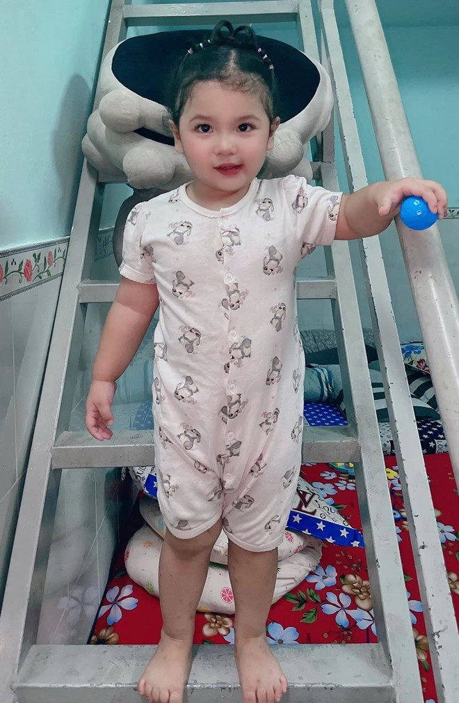 Uống thuốc tránh thai với bạn trai 9x sinh con đầu hói mắt hí 2 năm sau ai cũng khen - 9