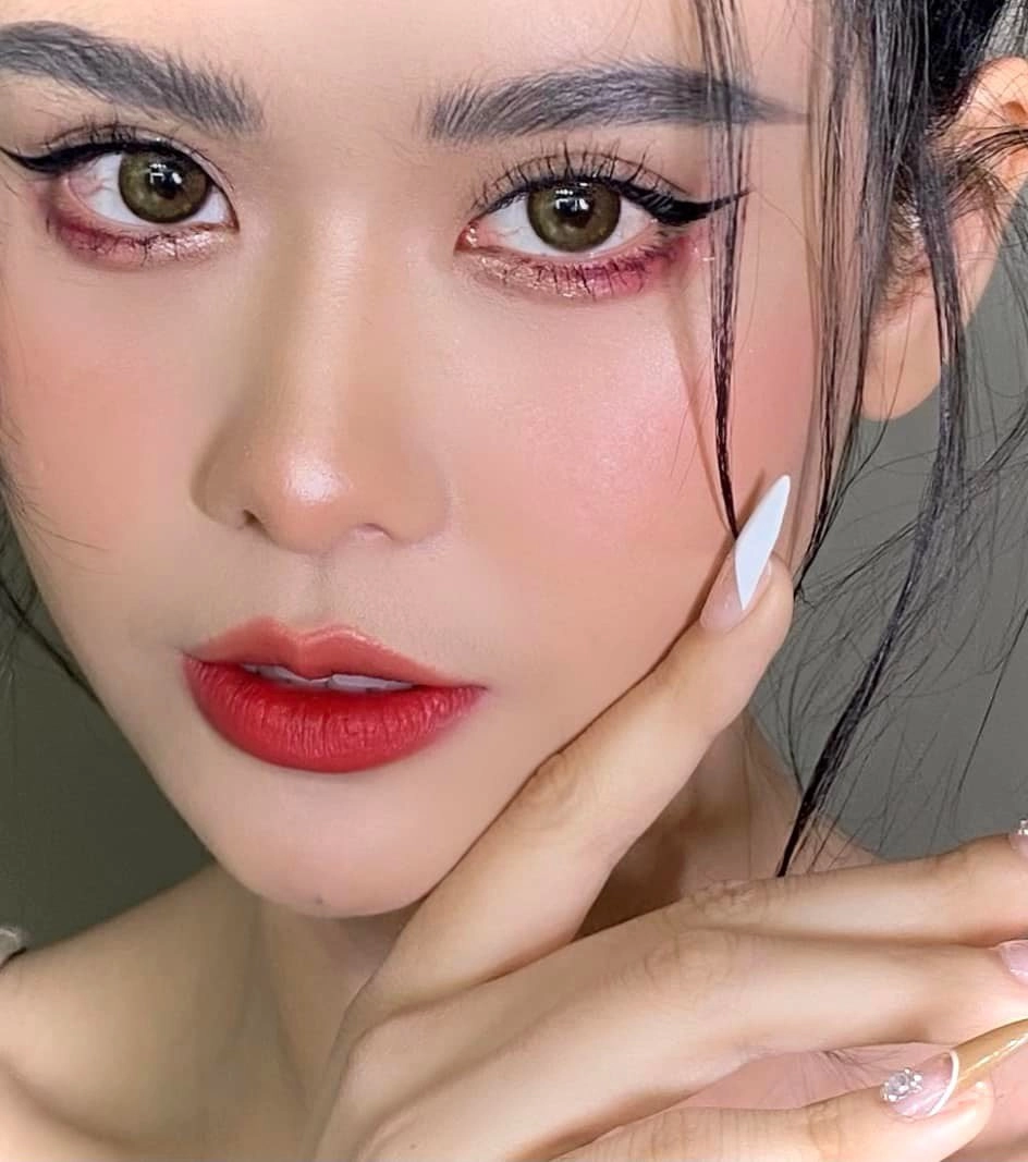 Valentine đánh mắt như bích phương và trương quỳnh anh mắt to chớp chớp quà về đầy tay - 13