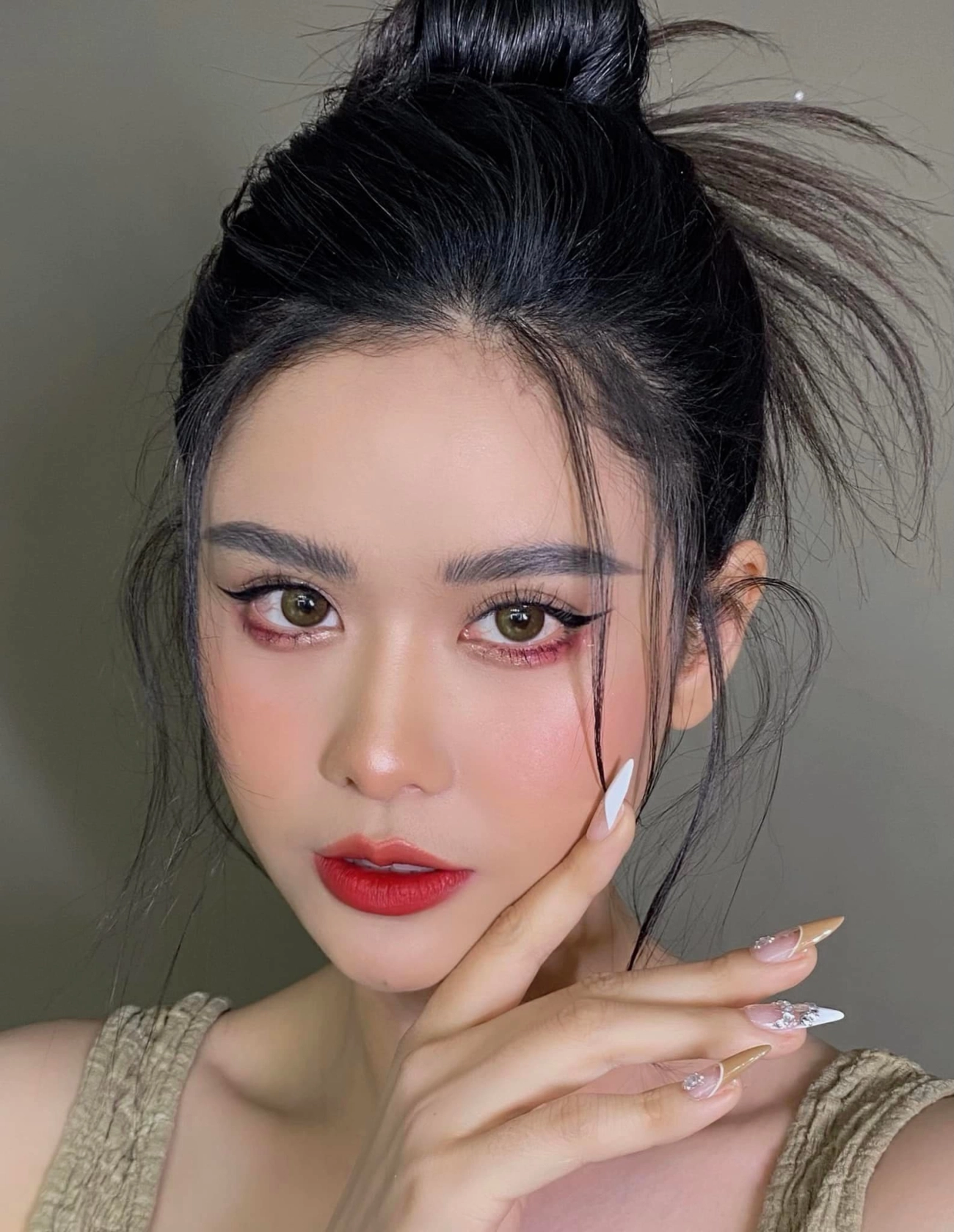 Valentine đánh mắt như bích phương và trương quỳnh anh mắt to chớp chớp quà về đầy tay - 14