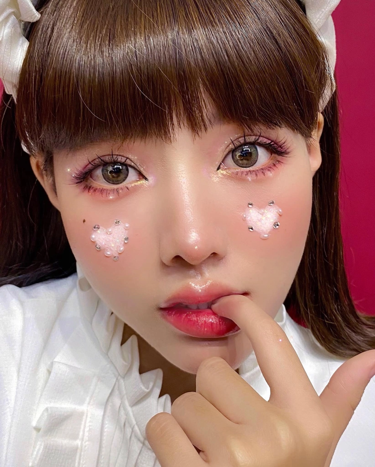 Valentine đánh mắt như bích phương và trương quỳnh anh mắt to chớp chớp quà về đầy tay - 16