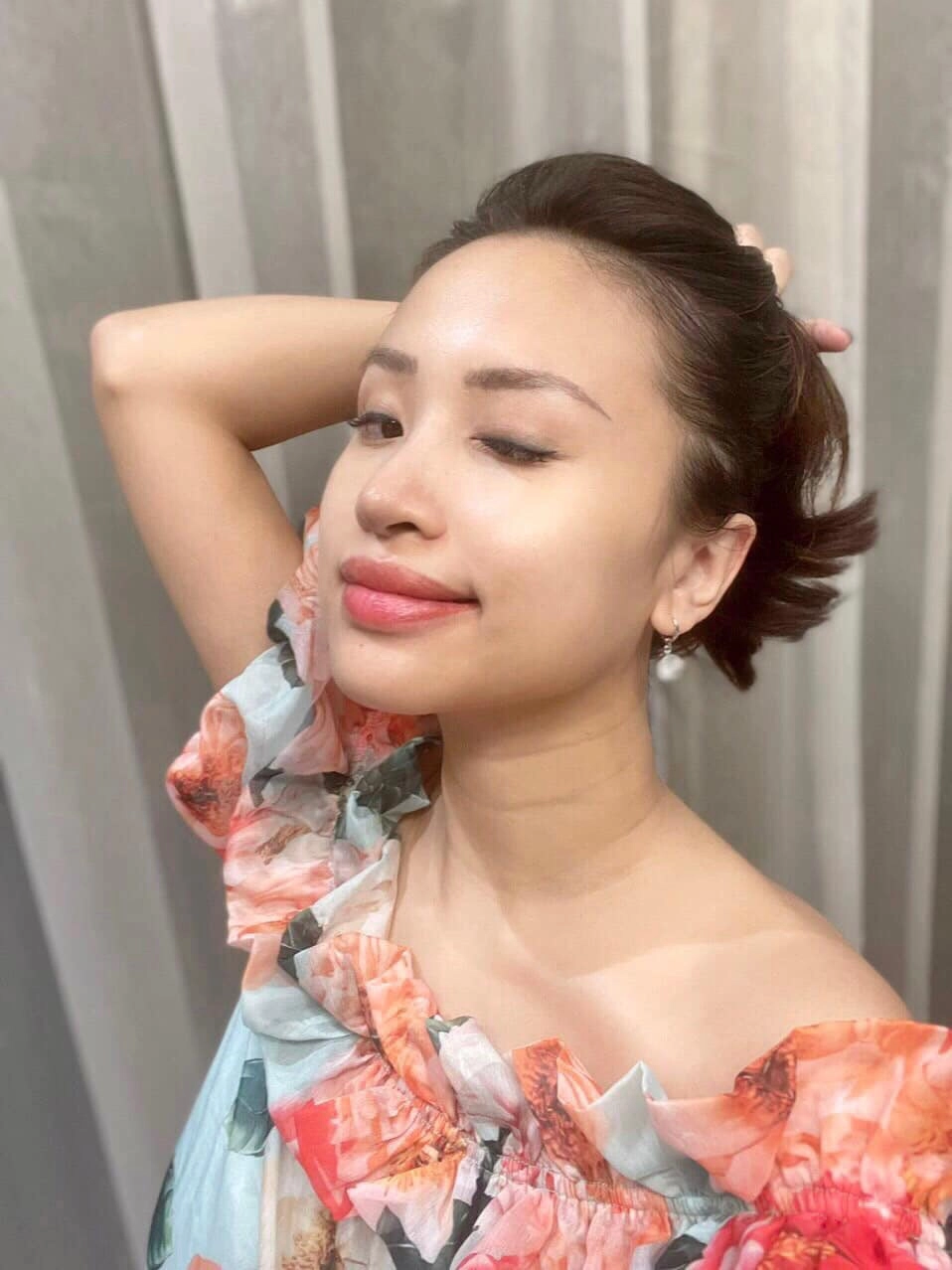 Vân hugo đọ sắc vy oanh khung hình sáng choang với làn da mịn như em bé - 10