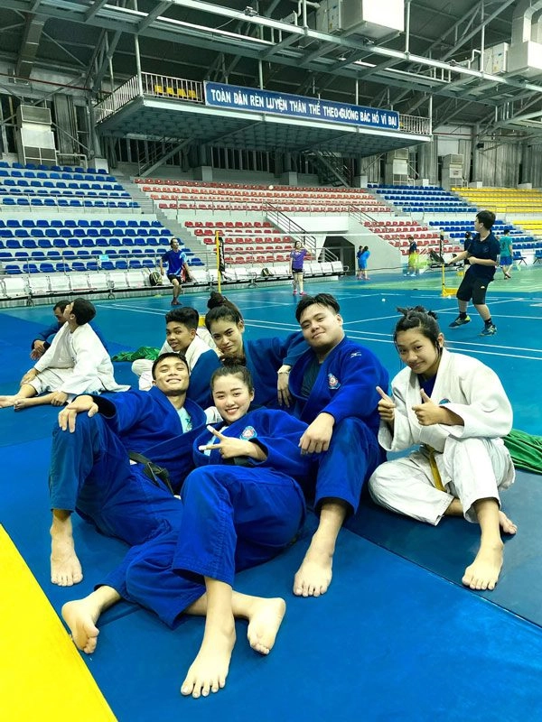 Vđv judo thi hoa hậu hoàn vũ vòng eo gần 70cm vẫn được ủng hộ nhiệt tình - 9