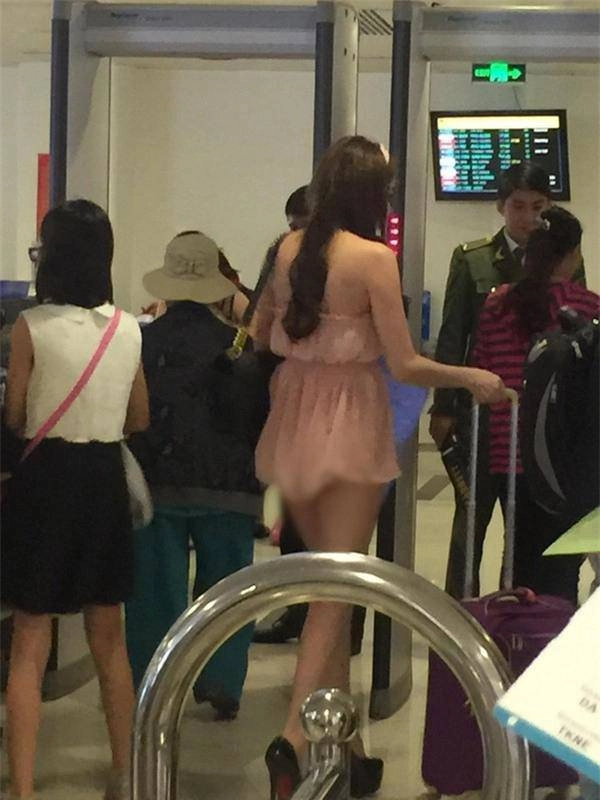 Về quê đón tết cô gái mặc áo ngực ở sân bay tân sơn nhất gây tranh cãi - 4