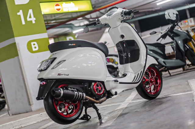 Vespa sprint độ banh nóc với vẻ đẹp bảnh bao hào nhoáng - 19