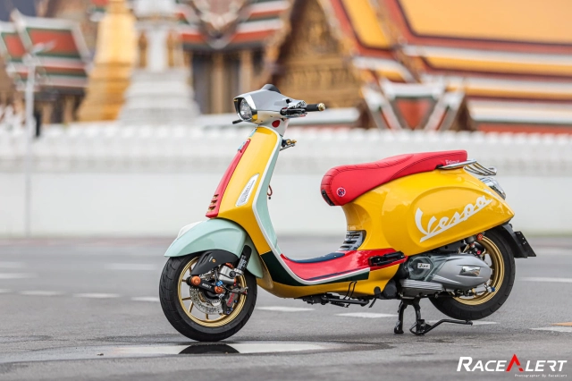 Vespa sprint độ đầy sắc màu bung lụa giữa phố thái - 12