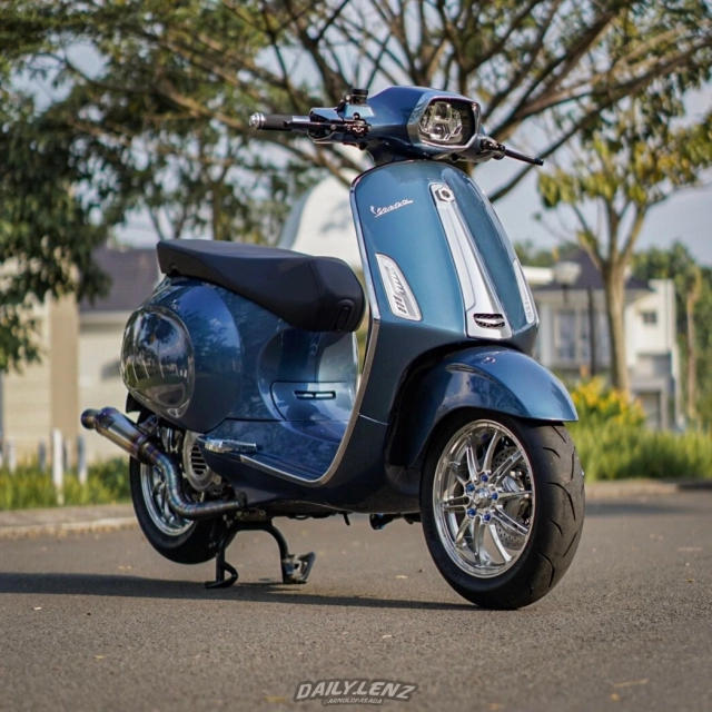 Vespa sprint mê hoặc người xem với dàn chân bạch kim hiếm thấy - 16