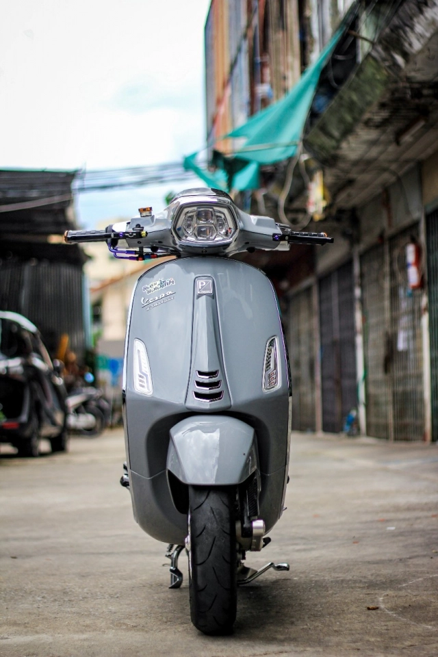 Vespa sprint sở hữu hàng loạt trang sức cao cấp gây mê người đọc - 36