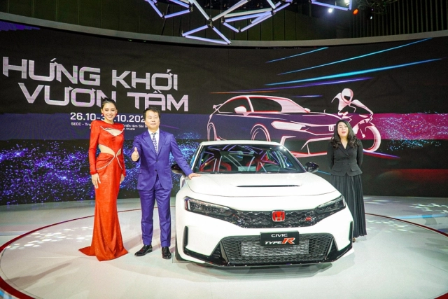 Vietnam motor show 2022 chính thức khai mạc với một loạt xe mới đình đám - 2