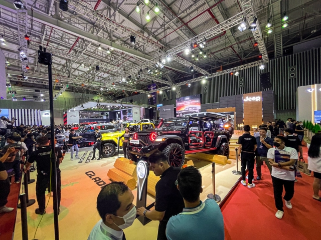 Vietnam motor show 2022 chính thức khai mạc với một loạt xe mới đình đám - 3