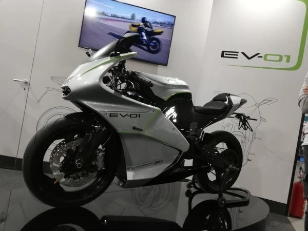 Vins ev-01 - mẫu xe điện đầu tiên của công ty được tiết lộ thông số kỹ thuật - 3