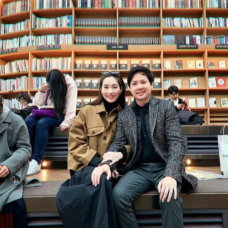 Vợ chồng hoa hậu đặng thu thảo đưa hai con du lịch nước ngoài bé gái ấn tượng vì chân dài miên man - 7