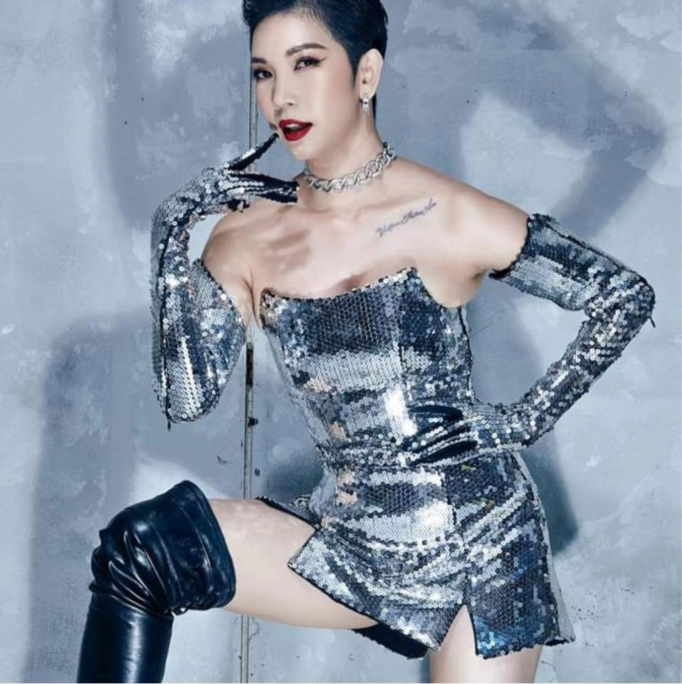 Vợ chồng siêu mẫu xuân lan táo bạo với thời trang bán nude cđm phản ứng trái chiều - 14