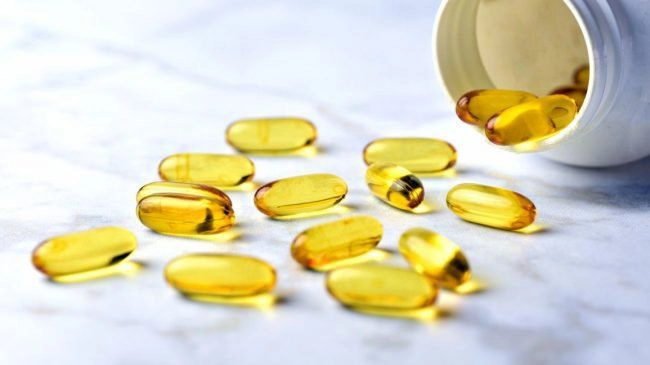 Vợ chủ tịch của tuấn hưng khoe đôi chân kiếm nhật nhưng dân tình chỉ dán mắt vào 1 điểm - 10