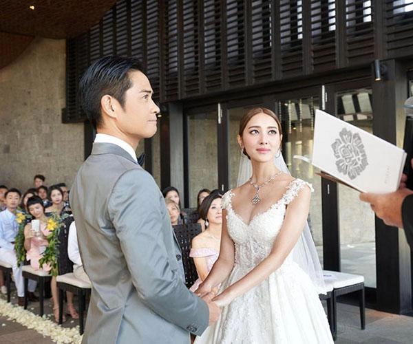 Vợ của bát a ca trịnh gia dĩnh sở hữu vẻ ngoài nóng bỏng chỉ nhờ ăn kẹo cao su - 1