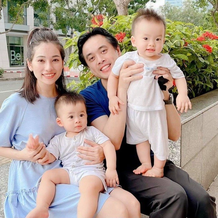 Vợ dương khắc linh vóc dáng nóng bỏng làm mẹ 2 con vẫn nhận tin nhắn làm quen từ trai lạ - 5