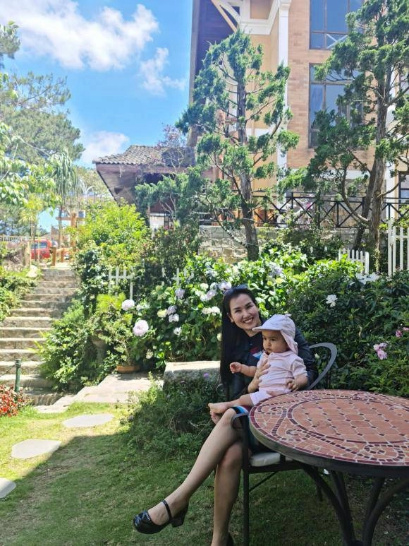 Võ hạ trâm cùng chồng ấn độ đưa con gái đi phú quốc nghỉ lễ 29 cô bé quá đáng yêu - 12
