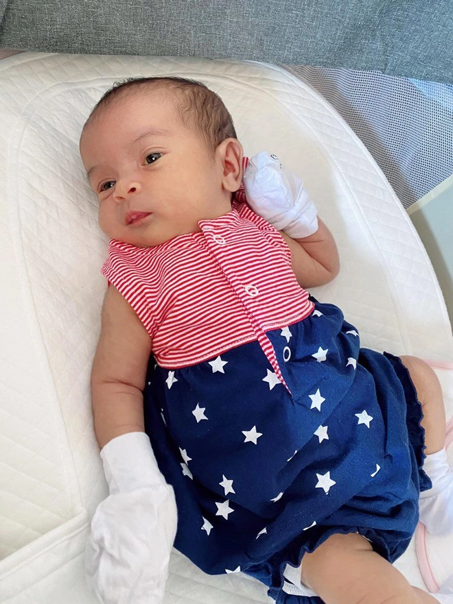 Võ hạ trâm tìm mọi cách cùng con vượt qua tuần khủng hoảng bé bú quá trời rụng nụ mẹ - 1