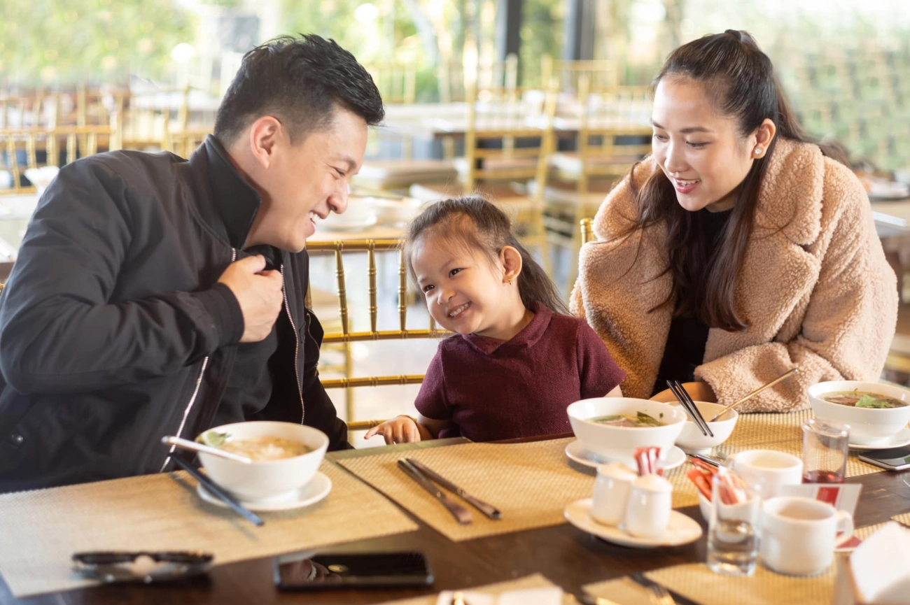 Vợ lam trườngđầu bù tóc rối vì một mình chăm con ở mỹ giờ về việt nam hạnh phúc hẳn - 3