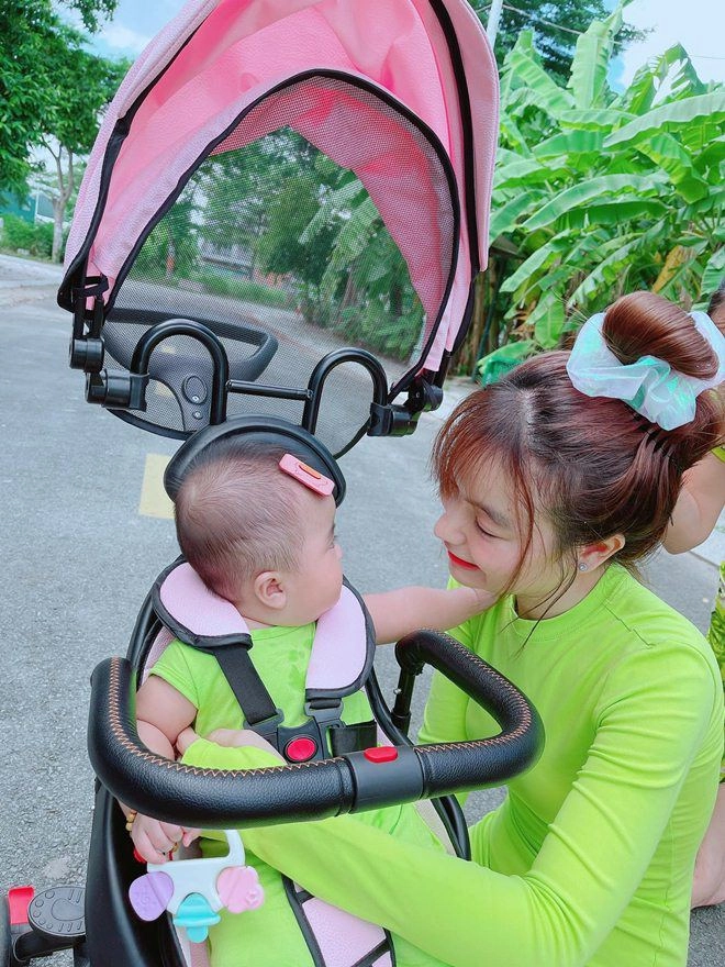 Vợ mạc văn khoa khẳng định mặc ai rủa cứ rủa vẫn khoe hình con gái đều đặn - 2