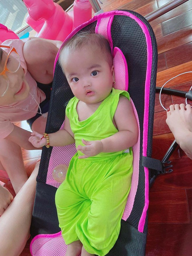 Vợ mạc văn khoa khẳng định mặc ai rủa cứ rủa vẫn khoe hình con gái đều đặn - 7