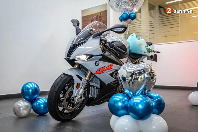 Vợ tặng chồng bmw s1000rr 2020 trị giá 1 tỷ nhân kỉ niệm ngày cưới - 6