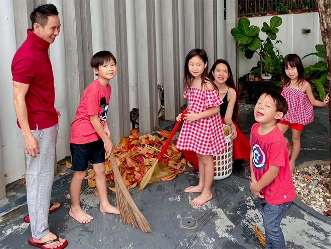 Vợ tiến sỹ luật giúp lý hải tránh được lùm xùm từ thiện còn khéo nuôi dạy 4 con - 9