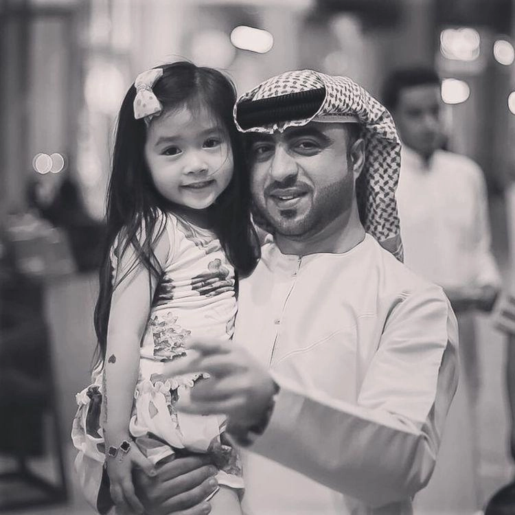 Vóc dáng lớn phổng phao đẹp nhưthiếu nữ của bé gái được đại gia dubaibao nuôi từ 5 tuổi - 3