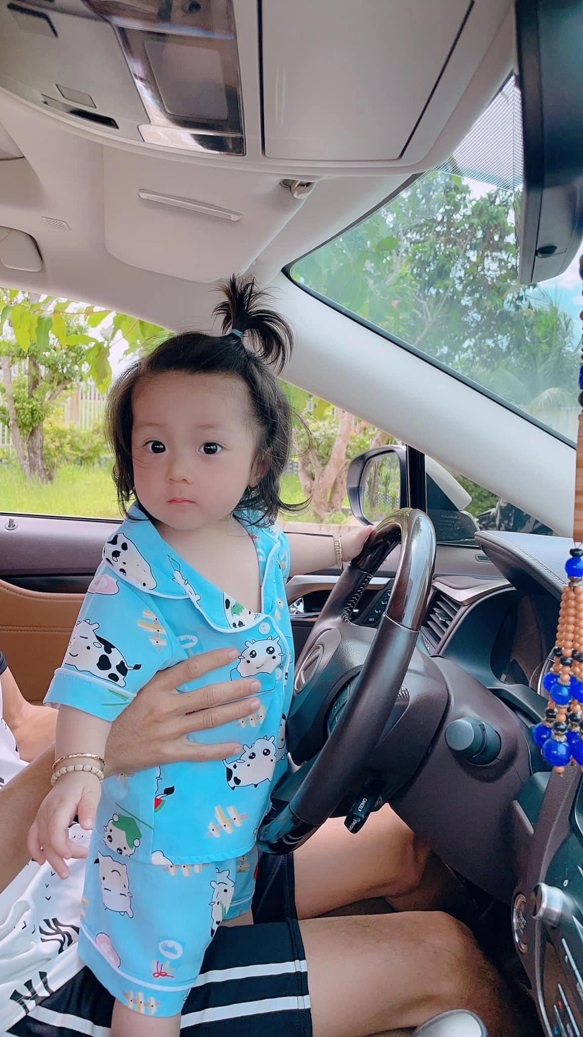 Vua hội chợ miền tây lấy vợ hàn nóng bỏng được 3 con xinh ấn tượng nhất là con gái - 22