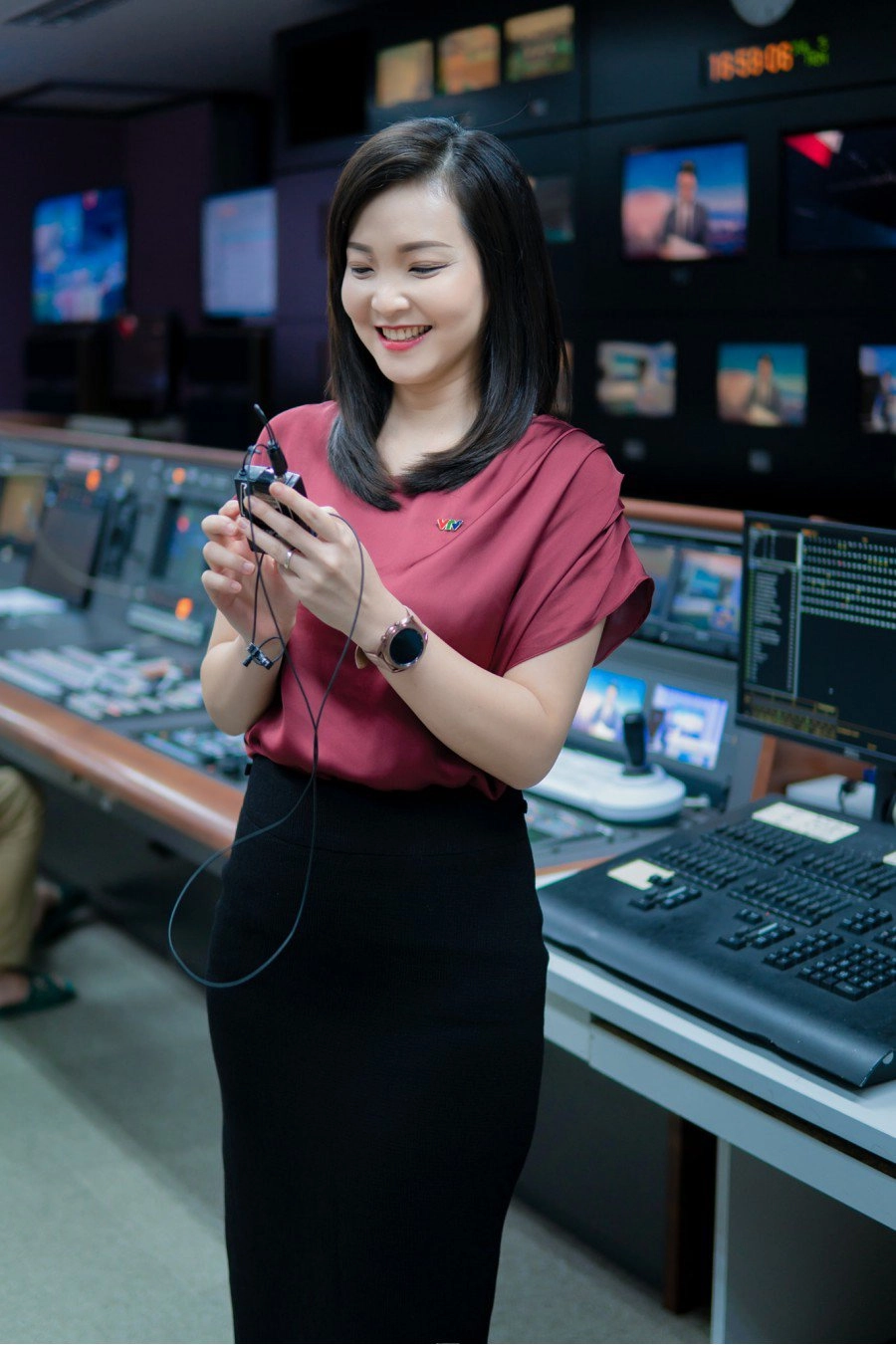 Vừa lên sóng thời sự thế chỗ hoài anh nữ btv miền tây xinh đẹp vướng nghi vấn dùng app - 3