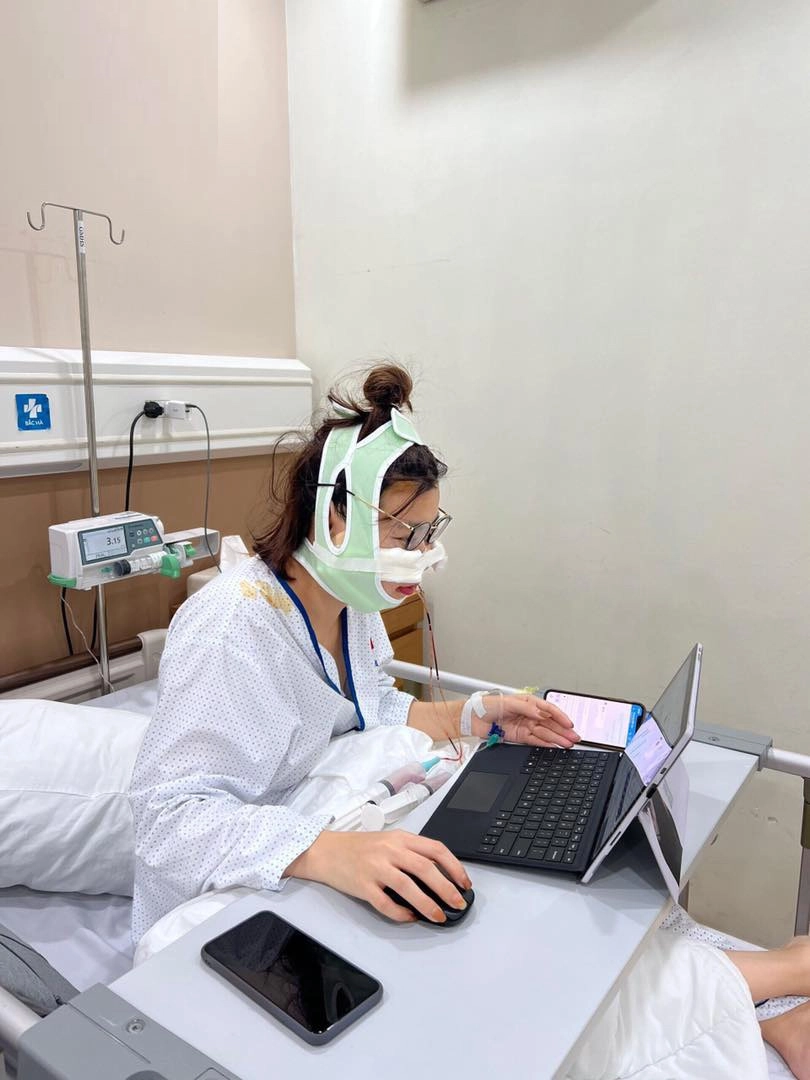 Vừa thực hiện combo hạ gò má gọt hàm trượt cằm cô nàng đã ngồi dậy chạy deadline - 3