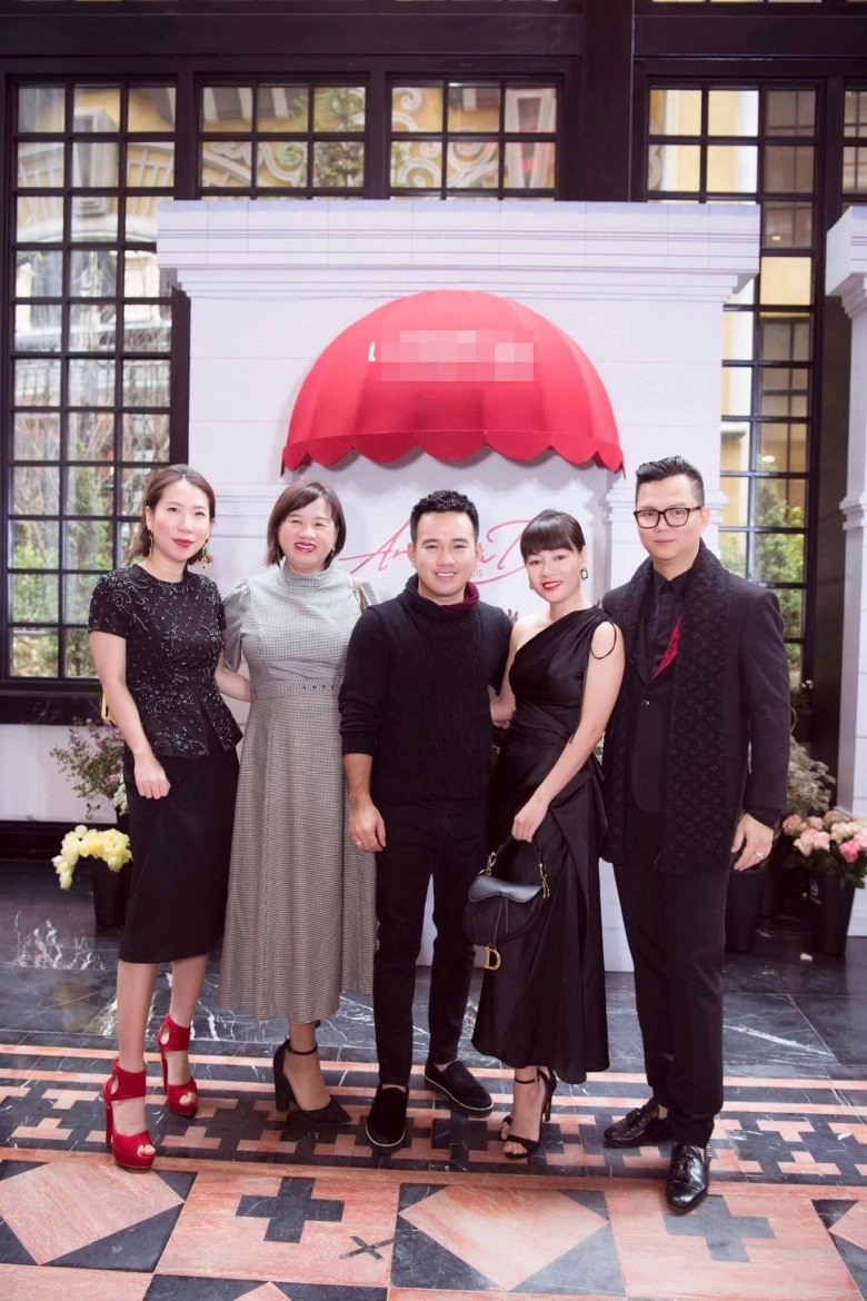 Vượt định kiến ngoại hình quý cô size 12 khẳng định năng lực bên cạnh các cô nàng size 0 - 3