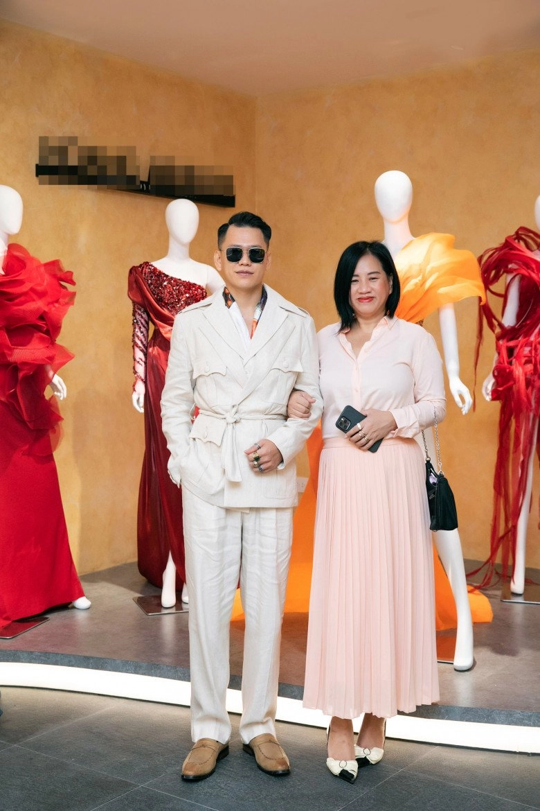 Vượt định kiến ngoại hình quý cô size 12 khẳng định năng lực bên cạnh các cô nàng size 0 - 10