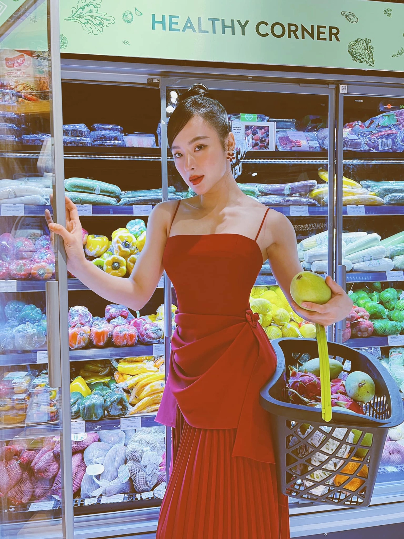 Vượt mặt hhen niê angela phương trinh khoe lưng lực sĩ cao thái sơn liền khen thích - 10