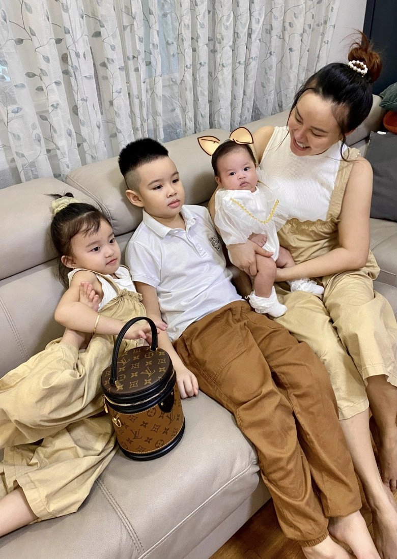Vy oanh âm thầm sang mỹ sinh con cùng chồng đại gia hơn 15 tuổi bé gái giờ xinh như công chúa - 1