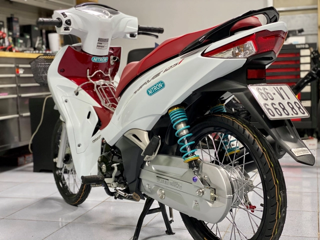 Wave 125 độ đầy hào nhoáng làm người đọc lóa cả mắt - 19