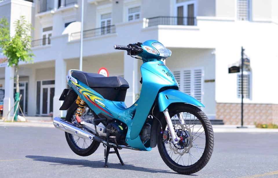 Wave 125 độ kiểng đậm chất chơi khoe dáng bên con đường đầy nắng - 3