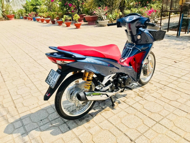 Wave 125 độ nổi bật trong phong cách phối màu độc đáo - 8