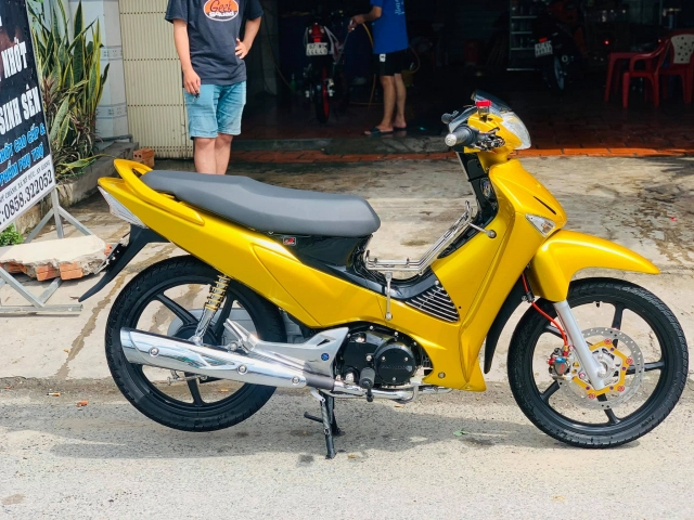 Wave 125 trong bộ cánh hoàng kim giáp - 10