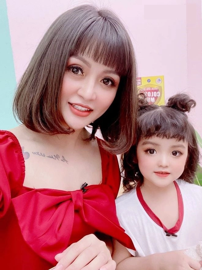 Xưa đầu trọc lốc bé gái hà nội giờ xinh như búp bê nổi tiếng phim hương vị tình thân - 1