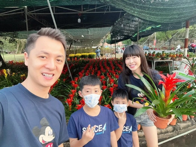 Xưa thuê nhà 3 triệu đồngtháng fangirl sinh 2 con được nam ca sĩ tặng nhà 10 tỷ - 15