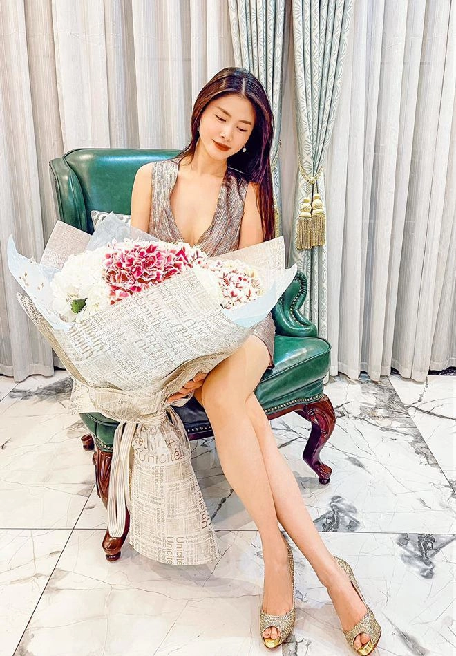 Xưa thuê nhà 3 triệu đồngtháng fangirl sinh 2 con được nam ca sĩ tặng nhà 10 tỷ - 18