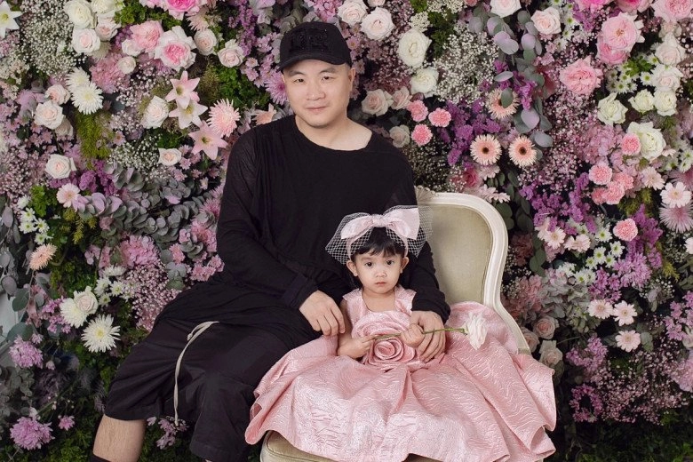 Xuất hiện cô chiêu 3 tuổi sang chảnh nhất hội con sao việt đi sắmhàng hiệu túi nào cũng muốn mua - 2