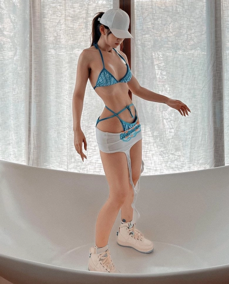 Xuất hiện cô em tạp hóa ở khu phố tàu mặt baby nhưng thân hình hồ lô hóa ra là hotgirl quen mặt - 8