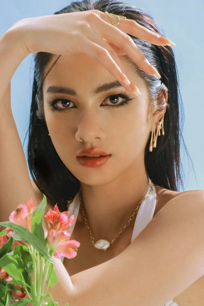Xuất hiện mỹ nhân tóc tém có visual không thua kém hhen niê - 5