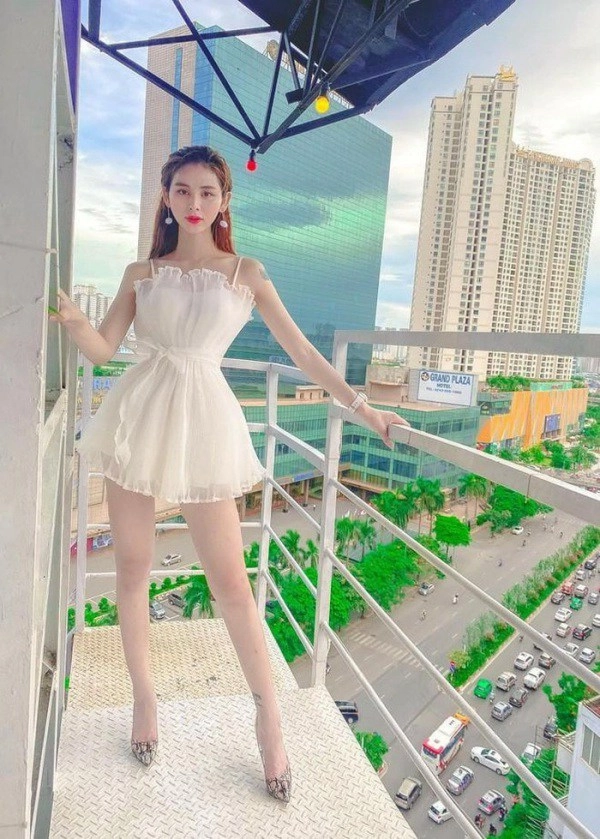 Xuất hiện thí sinh chuyển giới nhà nghèo sở hữu nhan sắc có thể lật đổ hương giang - 8