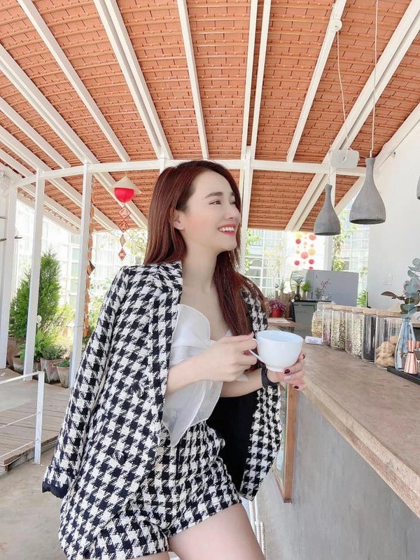 Xuất hiện trong cây táo nở hoa nhã phương vẫn xinh đẹp nhưng lại để lộ dấu hiệu tuổi tác - 2