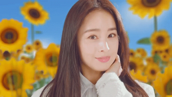 Xuất hiện trong clip của con riêng chồng nhan sắc kim tae hee làm lu mờ tất cả - 1