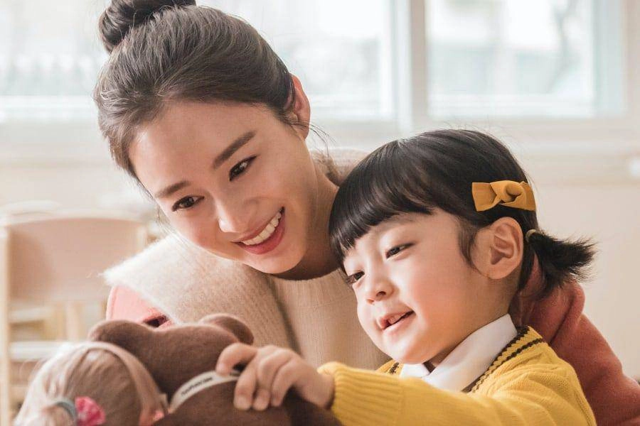 Xuất hiện trong clip của con riêng chồng nhan sắc kim tae hee làm lu mờ tất cả - 6